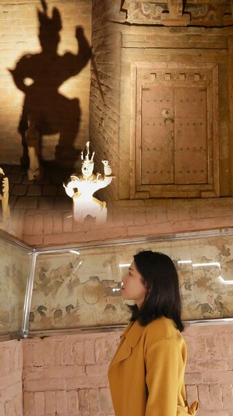 Descubre_los_Tesoros_Subterra_neos_de_Luoyang_en_el_Museo_de_Tumbas_Antiguas__ video poster