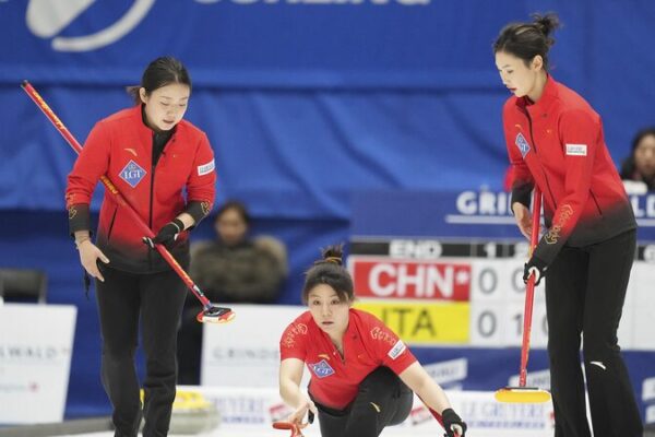 Drama_de_curling_en_China__victoria_emocionante_y_derrota_ajustada