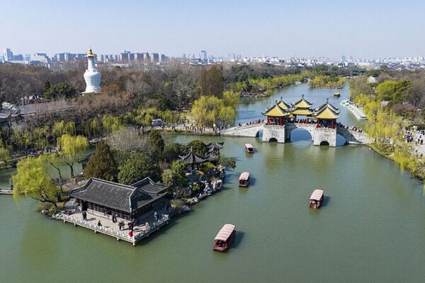 El Lago Delgado del Oeste de Yangzhou Brilla en Primavera El_Lago_Delgado_del_Oeste_de_Yangzhou_Brilla_en_Primavera