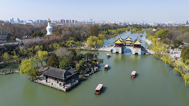 El_Lago_Delgado_del_Oeste_de_Yangzhou_Brilla_en_Primavera