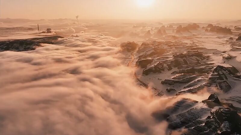 El_impresionante_amanecer_transforma_la__Ciudad_del_Diablo__de_Xinjiang_en_un_pai_s_de_las_maravillas_dorado video poster