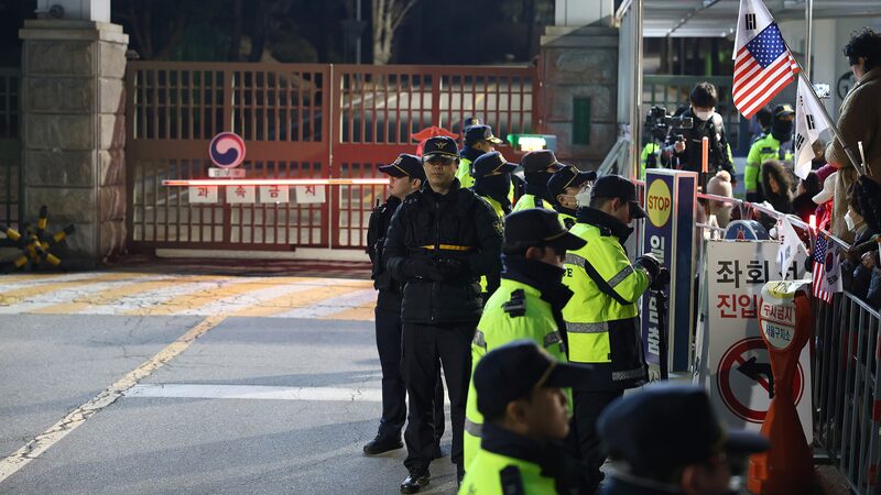El_presidente_de_Corea_del_Sur__Yoon_Suk_yeol__sera__liberado video poster