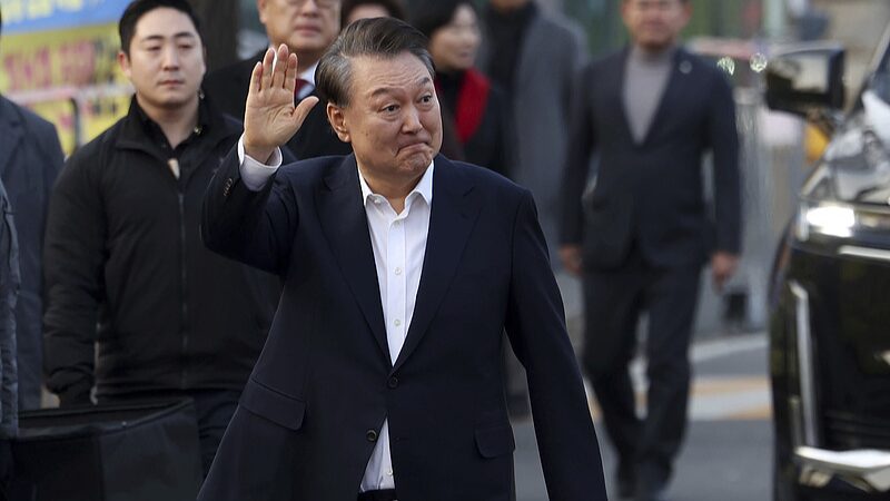 El_presidente_destituido_de_Corea_del_Sur__Yoon__liberado_mientras_la_fiscali_a_detiene_apelacio_n__