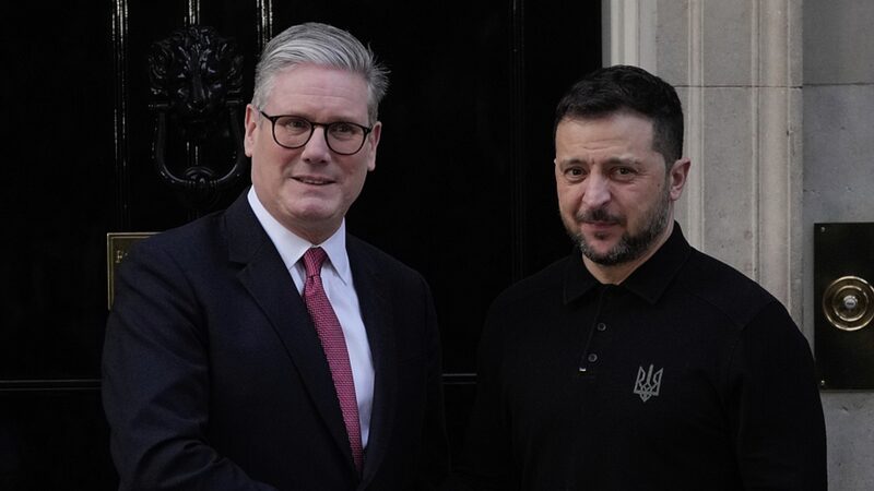 El_primer_ministro_del_Reino_Unido__Starmer__se_reu_ne_con_Zelenskyy_para_reafirmar_su_apoyo_inquebrantable video poster
