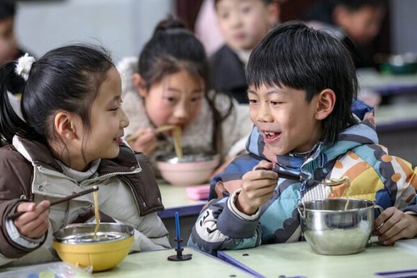 Escándalo de Corrupción en Comidas Escolares Chinas Desata Gran Represión Esca_ndalo_de_Corrupcio_n_en_Comidas_Escolares_Chinas_Desata_Gran_Represio_n