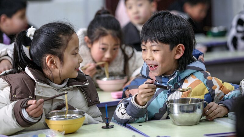Esca_ndalo_de_Corrupcio_n_en_Comidas_Escolares_Chinas_Desata_Gran_Represio_n