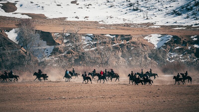 Experimenta_la_emocio_n_de_atrapar_cabras__el_evento_tradicional_de_Buzkashi_en_Xinjiang