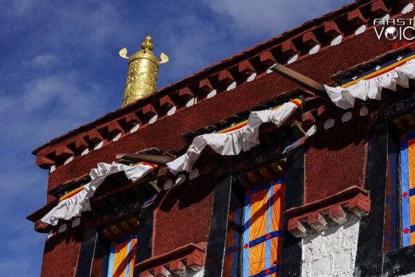 Fila_de_la_reencarnacio_n__la_independencia_de_Xizang_es_una_apuesta_condenada