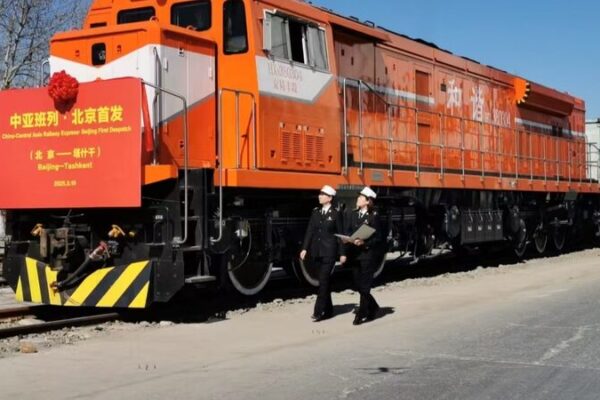 China impulsa el crecimiento asiático: Nuevo tren de carga inaugurado