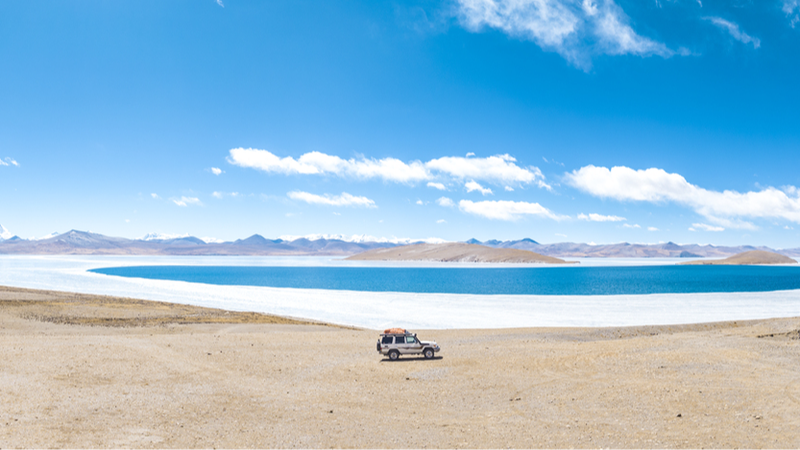 La magia del hielo azul del lago Pumoyum Co: una transformación impresionante La magia del hielo azul del lago Pumoyum Co: una transformación impresionante