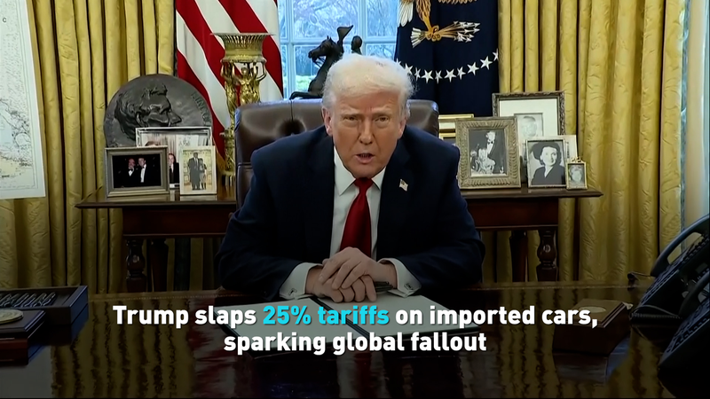 El giro arancelario de Trump: ¡25% en autos importados! video poster