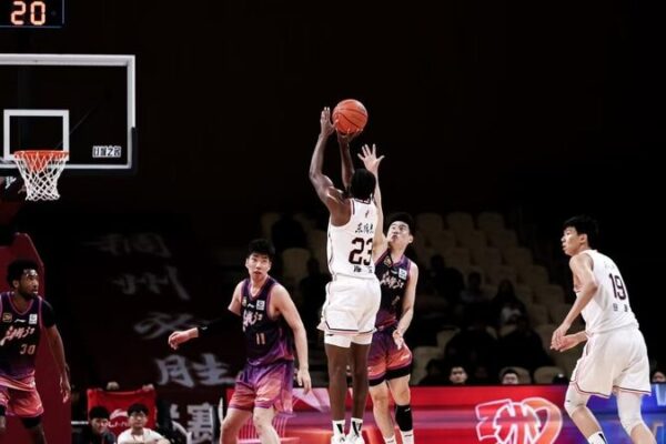 La_e_pica_remontada_de_Guangdong_vence_a_Zhejiang_118_111