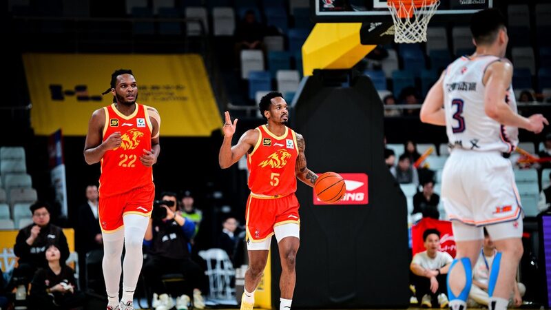 Los_Guangsha_Lions_consiguen_su_re_cord_de_35_victorias_frente_a_los_Shanghai_Sharks