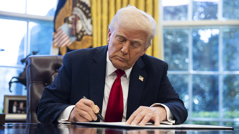 Los_aranceles_del_25__sobre_autos_de_Trump_agitan_las_tensiones_comerciales_globales