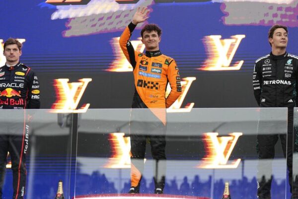 Norris_triunfa_sobre_Verstappen_en_un_salvaje_GP_de_Australia