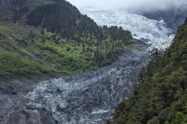 El legado congelado de la Tierra: Llamado global para la conservación de los glaciares El legado congelado de la Tierra: Llamado global para la conservación de los glaciares