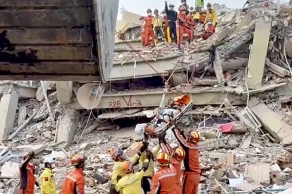 Rescate Rápido: Ayuda China Salva Vidas en Terremoto de Myanmar Rescate Rápido: Ayuda China Salva Vidas en Terremoto de Myanmar video poster