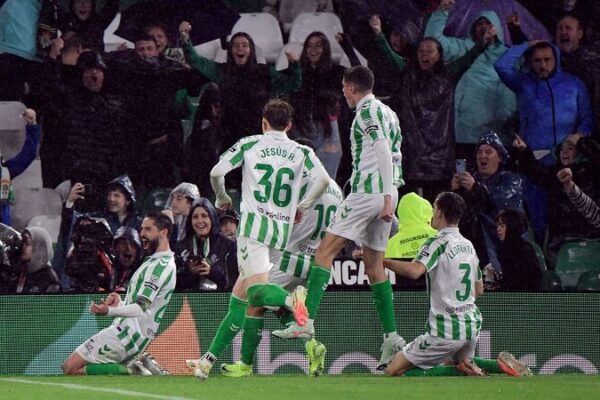 Real Madrid pierde 2-1 contra Betis, pierde la cima de La Liga ⚽️ Real_Madrid_pierde_2_1_contra_Betis__pierde_la_cima_de_La_Liga___
