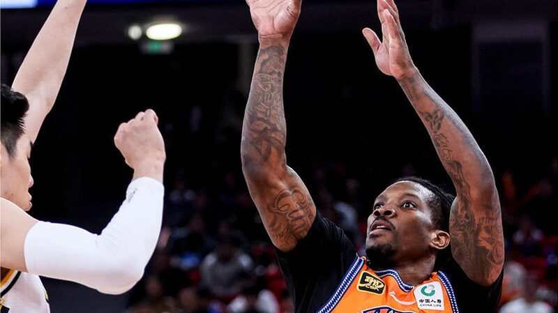 Shanghai_Sharks_provocan_la_primera_racha_perdedora_de_los_Guangsha_Lions_en_la_temporada_de_la_CBA___