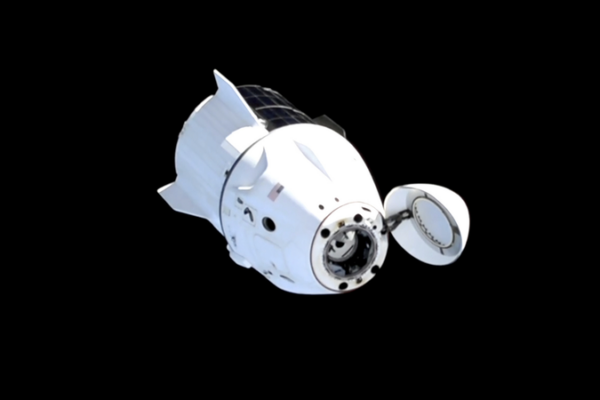 SpaceX_lanza_a_los_astronautas_de_la_NASA_en_un_e_pico_regreso_a_casa