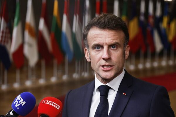 Macron recibe coalición de Ucrania en París para conversaciones sobre el alto al fuego