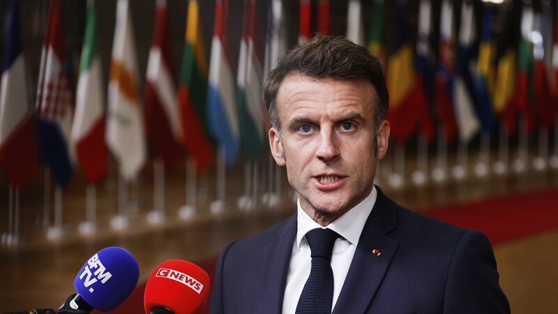 Macron recibe coalición de Ucrania en París para conversaciones sobre el alto al fuego
