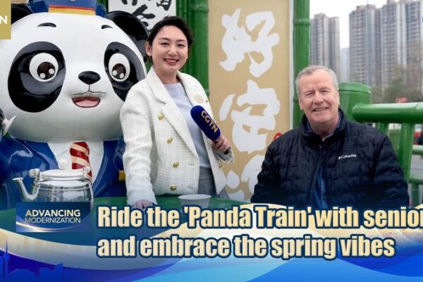 Todos_a_bordo_del_Tren_Panda_para_un_viaje_de_primavera