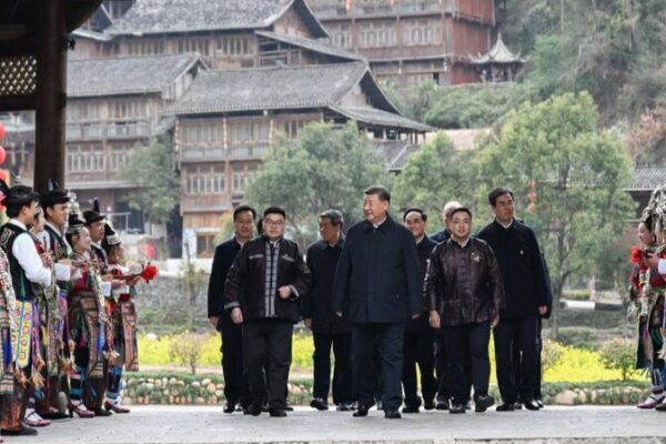 El Viaje de Xi a Guizhou: Reviviendo la Cultura Étnica en una Era Digital