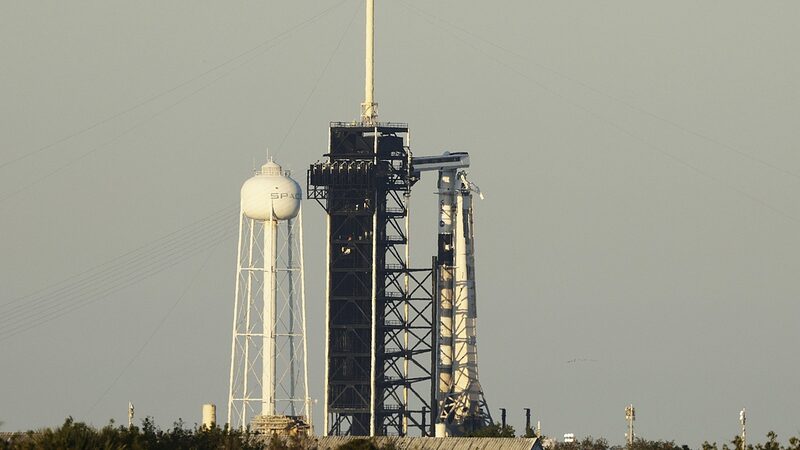 Vuelo_de_SpaceX_retrasado__problema_hidra_ulico_pospone_transferencia_de_la_tripulacio_n_a_la_ISS