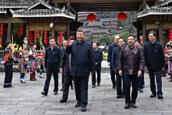 Xi Jinping inspira la transformación de una aldea étnica en Guizhou Xi_Jinping_inspira_la_transformacio_n_de_una_aldea_e_tnica_en_Guizhou