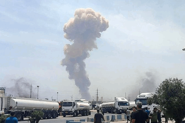 Devastadora Explosión en Puerto de Irán: 25 Muertos, 800 Heridos Devastadora Explosión en Puerto de Irán: 25 Muertos, 800 Heridos