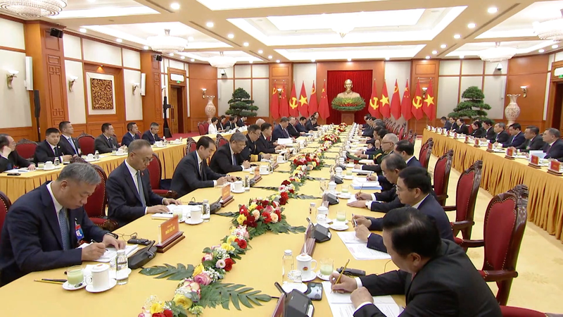 Xi Jinping y To Lam: 75 años de cooperación video poster