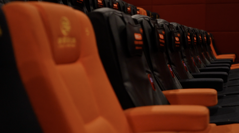 El Carrete que se Desvanece en Hollywood: Películas Locales Toman el Escenario Principal video poster