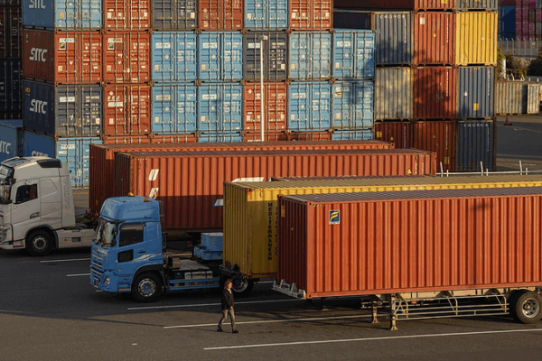 Trump se une a las conversaciones comerciales con Japón: las ondas económicas están en aumento