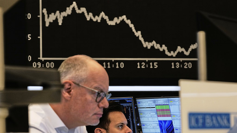 Mercados globales caen: S&P 500 y Nasdaq alcanzan mínimos de 3 años video poster