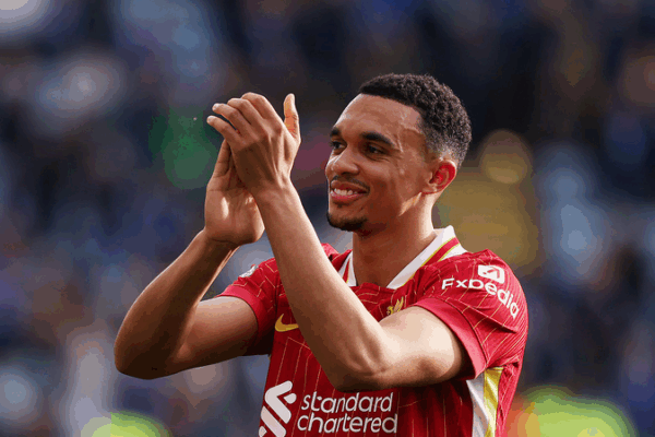 Victoria tardía de Liverpool aumenta esperanzas de título, Leicester relegado Victoria tardía de Liverpool aumenta esperanzas de título, Leicester relegado
