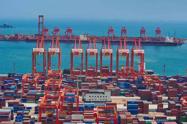 Inversionistas respaldan la resiliente economía de la China continental pese a los choques arancelarios