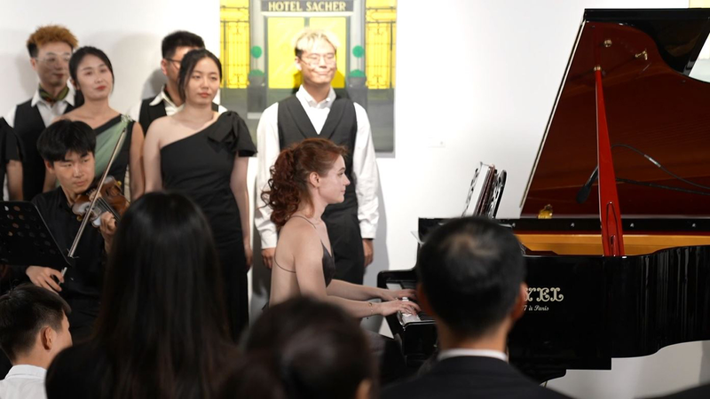 Los clásicos austríacos iluminan el Gran Canal de Hangzhou video poster