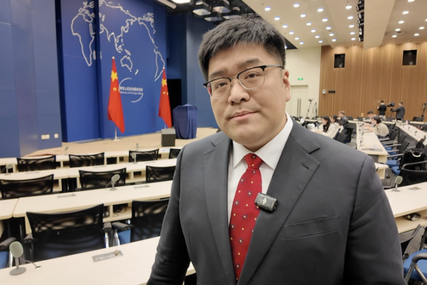 Beijing_promete_respuesta_firme_a_los_aranceles_del_84__de_EE__UU_ video poster