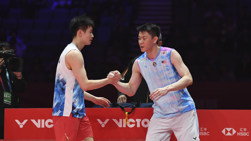 Estrellas de Bádminton de Malasia: VĂnculos Fuera de la Cancha con HomĂłlogos Chinos Estrellas de Bádminton de Malasia: VĂnculos Fuera de la Cancha con HomĂłlogos Chinos video poster