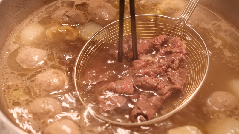 Duelo_de_Hot_Pot__Picante_Chongqing_vs__Fresco_Chaozhou