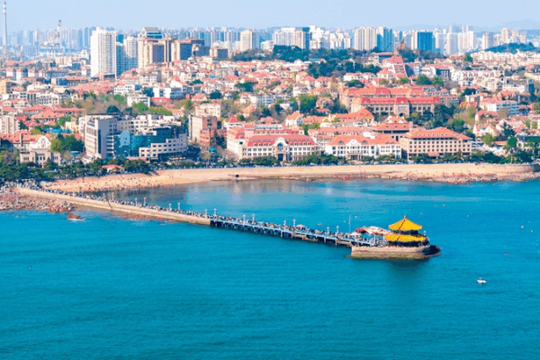 Muelle Zhanqiao: Un Ícono Cinematográfico Atemporal en Qingdao