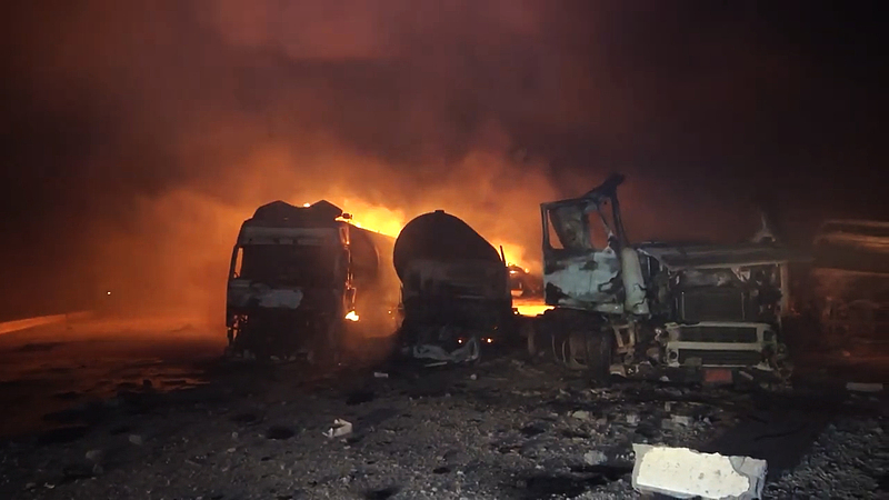 Ataque de EE.UU. deja 74 muertos en puerto de combustible yemení