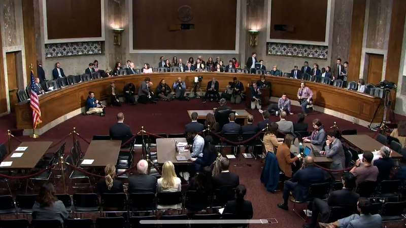 El_CEO_de_Boeing_reconoce_fallos_en_testimonio_ante_el_Senado video poster