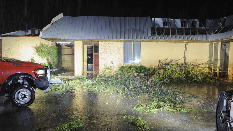 El_caos_del_tornado_golpea_Texas_y_Oklahoma