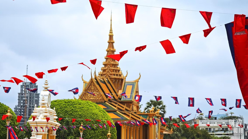 El_presidente_Xi_concluye_su_visita_a_Camboya