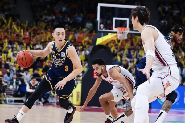 Emocionantes playoffs de la CBA: Triple de Hu impulsa a Guangdong, Beikong supera a Shandong Emocionantes_playoffs_de_la_CBA__Triple_de_Hu_impulsa_a_Guangdong__Beikong_supera_a_Shandong