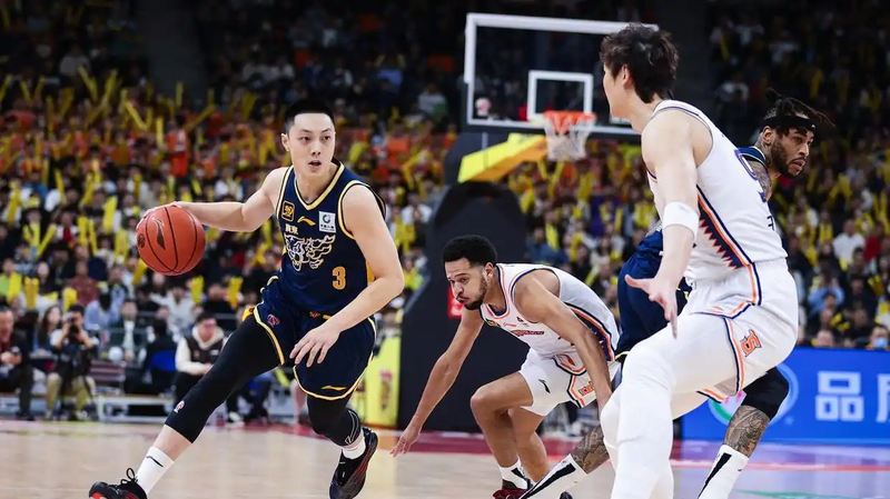 Emocionantes_playoffs_de_la_CBA__Triple_de_Hu_impulsa_a_Guangdong__Beikong_supera_a_Shandong