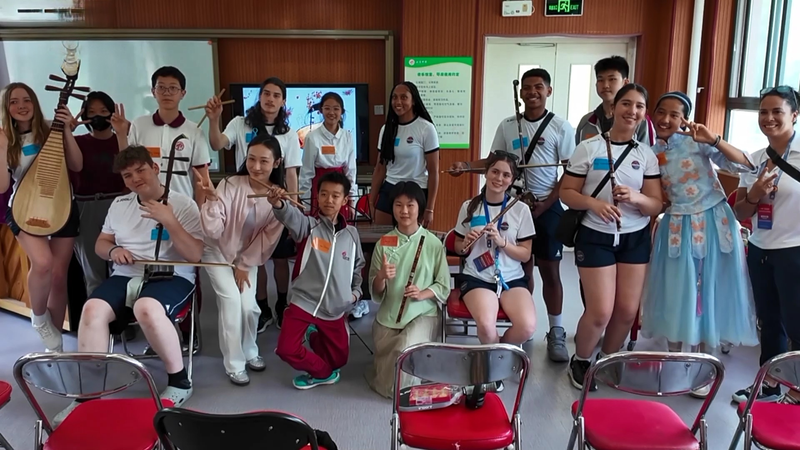 Estudiantes_estadounidenses_exploran_cultura_y_deportes_en_el_continente_chino video poster