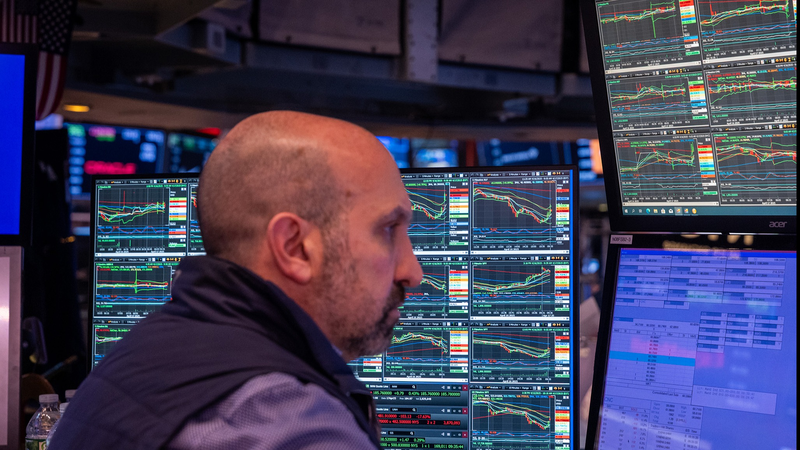 Wall Street se tambalea: la crítica de Trump sacude los mercados